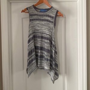 Simply Vera Vera Wang Gray Gauzy Tank Size S